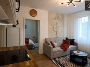Pronájem bytu 2+kk, Praha - Hostivař, Tenisová, 36 m2