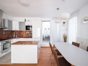 Pronájem bytu 4+kk, Praha - Prosek, Trmická, 103 m2