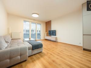 Pronájem bytu 2+kk, Kladno, Bohumila Landy, 58 m2