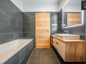 Pronájem bytu 2+kk, Kladno, Bohumila Landy, 58 m2