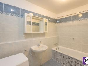 Prodej bytu 2+1, Praha, Na Harfě, 95 m2