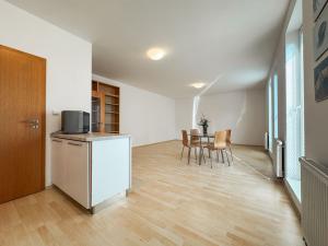 Pronájem bytu 2+kk, Praha - Hodkovičky, U Zátiší, 65 m2