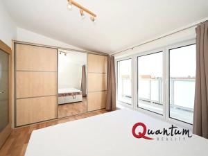 Pronájem bytu 2+kk, Jesenice, Sluneční, 66 m2