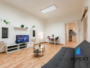 Prodej bytu 2+kk, Praha - Holešovice, Schnirchova, 52 m2
