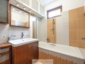 Pronájem bytu 3+1, Praha - Smíchov, Zdíkovská, 81 m2