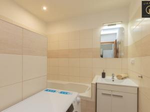 Prodej bytu 2+kk, Kladno, Václava Rabase, 41 m2