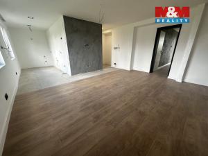 Prodej bytu 3+kk, Dvory, 76 m2
