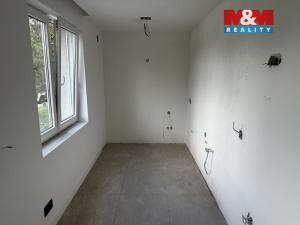 Prodej bytu 3+kk, Dvory, 76 m2