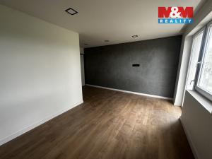 Prodej bytu 3+kk, Dvory, 76 m2