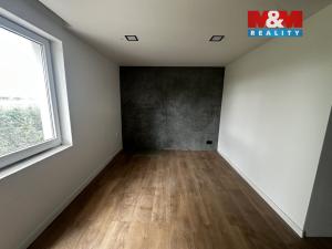 Prodej bytu 3+kk, Dvory, 76 m2