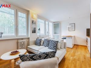 Pronájem bytu 1+kk, Praha - Hostivař, Strašnická, 35 m2