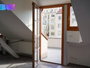 Pronájem kanceláře, Praha, Zubatého, 120 m2