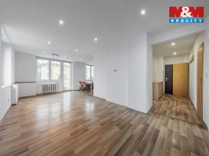 Prodej bytu 4+1, Bukovany, 70 m2