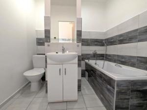 Pronájem bytu 2+kk, Louny, Čs. armády, 40 m2