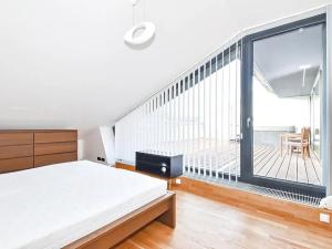 Pronájem bytu 4+kk, Praha - Radlice, Radlická, 139 m2