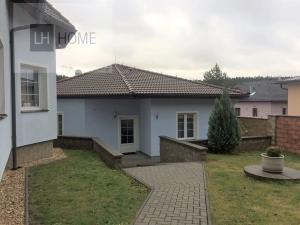 Prodej rodinného domu, Valy, 540 m2