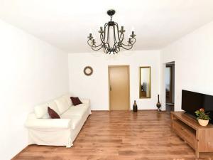 Pronájem bytu 3+1, Praha - Hlubočepy, Grussova, 69 m2