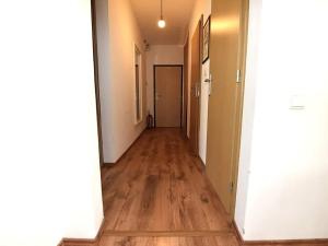 Pronájem bytu 3+1, Praha - Hlubočepy, Grussova, 69 m2