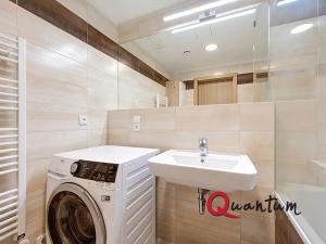 Prodej bytu 4+kk, Praha - Uhříněves, Jindřicha Bubeníčka, 73 m2