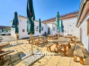 Prodej restaurace, Dobšice, Lahoferova, 797 m2