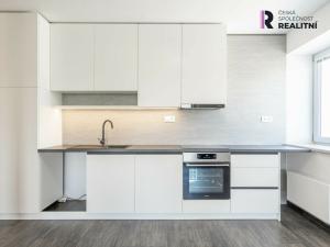 Pronájem bytu 2+kk, Zlín, Lorencova, 55 m2