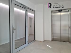Pronájem bytu 2+kk, Zlín, Lorencova, 55 m2