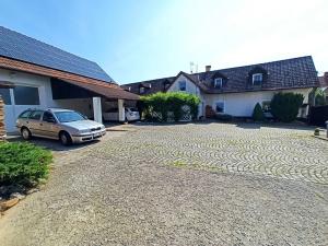 Prodej komerční nemovitosti, Hýskov, Prostřední, 350 m2