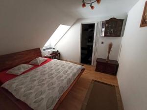 Prodej komerční nemovitosti, Hýskov, Prostřední, 350 m2