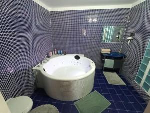 Prodej komerční nemovitosti, Hýskov, Prostřední, 350 m2