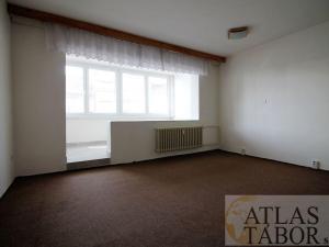 Pronájem bytu 1+1, Tábor, nám. F. Křižíka, 43 m2