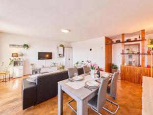 Prodej rodinného domu, Trutnov - Střední Předměstí, Oskara Nedbala, 206 m2