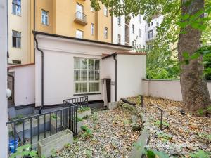 Pronájem bytu 1+kk, Praha - Nové Město, Na Moráni, 47 m2