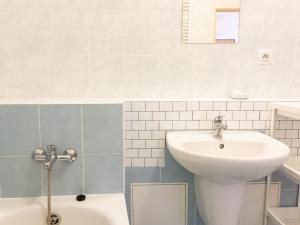 Pronájem bytu 1+kk, Praha - Vysočany, Poděbradská, 38 m2