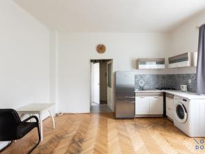 Pronájem bytu 1+kk, Praha - Žižkov, Olšanské náměstí, 32 m2