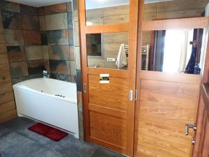 Prodej rodinného domu, Železnice - Cidlina, 240 m2