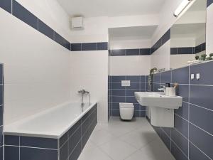 Pronájem bytu 2+kk, Praha - Střížkov, Lovosická, 54 m2