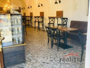 Pronájem restaurace, Opava - Město, Dolní náměstí, 150 m2