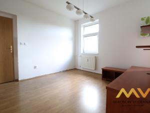 Pronájem bytu 2+kk, Hradec Králové - Kukleny, Pražská třída, 50 m2