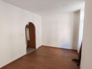 Pronájem bytu 3+kk, Karlovy Vary, Kolmá, 69 m2