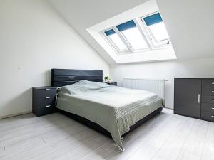 Pronájem bytu 2+kk, Praha - Nové Město, Sokolská, 49 m2