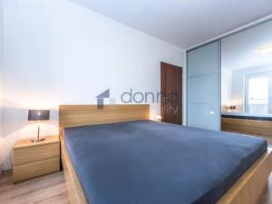 Pronájem bytu 2+kk, Praha, Nárožní, 59 m2