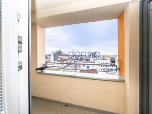 Pronájem bytu 2+kk, Praha, Nárožní, 59 m2