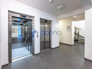 Pronájem bytu 2+kk, Praha, Nárožní, 59 m2