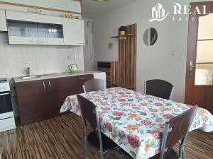 Pronájem bytu 2+kk, Chomutov, Jiráskova, 35 m2