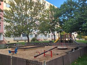 Pronájem bytu 2+kk, Chomutov, Jiráskova, 35 m2