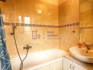 Pronájem bytu 4+1, Jindřichův Hradec, sídliště U Nádraží, 65 m2