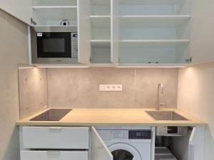 Pronájem bytu 2+kk, Praha, Kolbenova, 32 m2