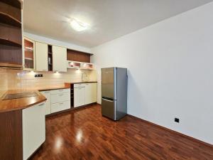 Pronájem bytu 2+kk, Praha - Vysočany, Na břehu, 66 m2