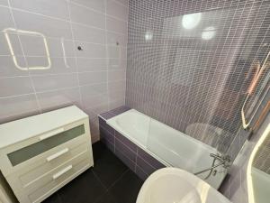 Pronájem bytu 2+kk, Praha - Vysočany, Na břehu, 66 m2