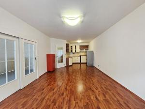 Pronájem bytu 2+kk, Praha - Vysočany, Na břehu, 66 m2
